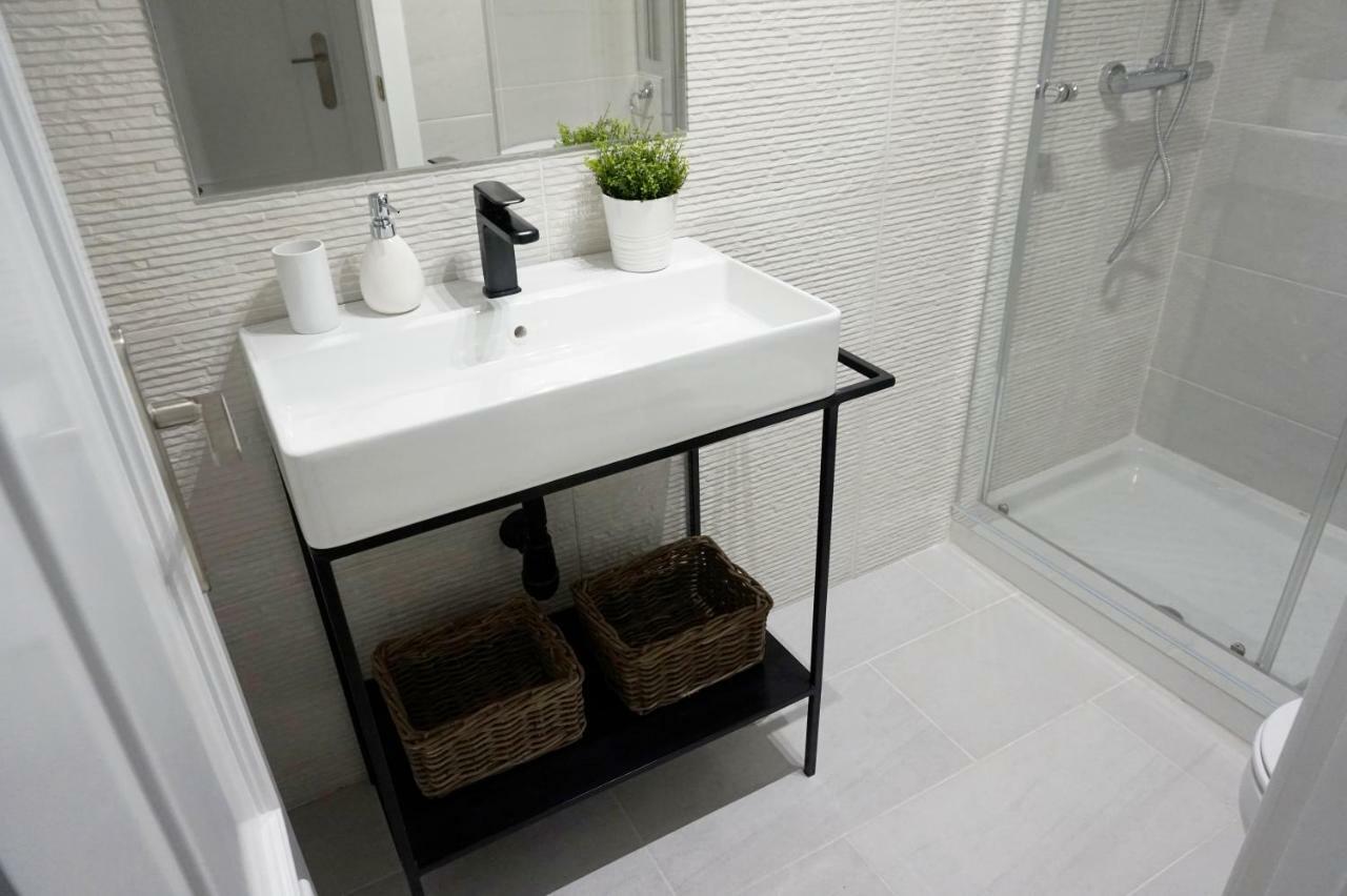 Ronda Chic Apartments - C/ Lauria - Centro Ciudad Luaran gambar